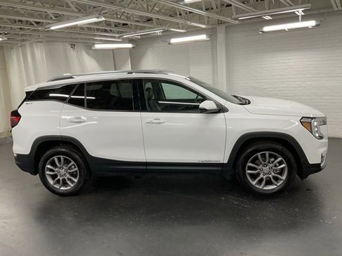 Used 2024 GMC Terrain SLT image 6