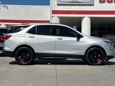Used 2020 Chevrolet Equinox Premier w/ Premier Redline Edition FWD image 7