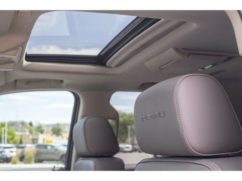 Used 2019 GMC Yukon Denali w/ Denali Ultimate Package AWD/4WD image 20