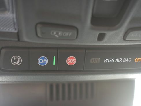 Used 2024 Chevrolet Silverado 1500 High Country w/ Technology Package image 31