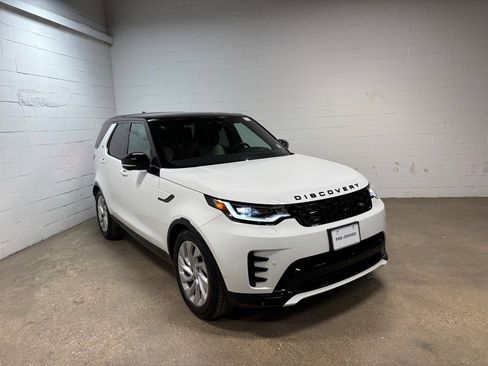 Used 2023 Land Rover Discovery S R-Dynamic image 4