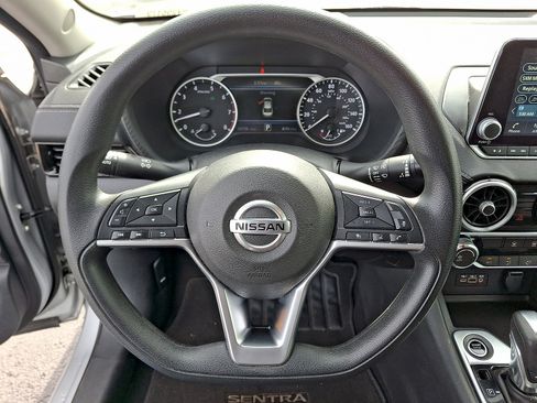 Used 2023 Nissan Sentra SV image 8
