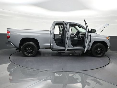 Used 2020 Toyota Tundra SR5 w/ SR5 Upgrade Package RWD image 34