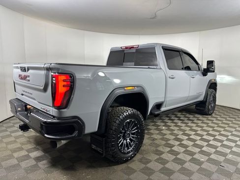 Used 2024 GMC Sierra 2500 AT4X image 3