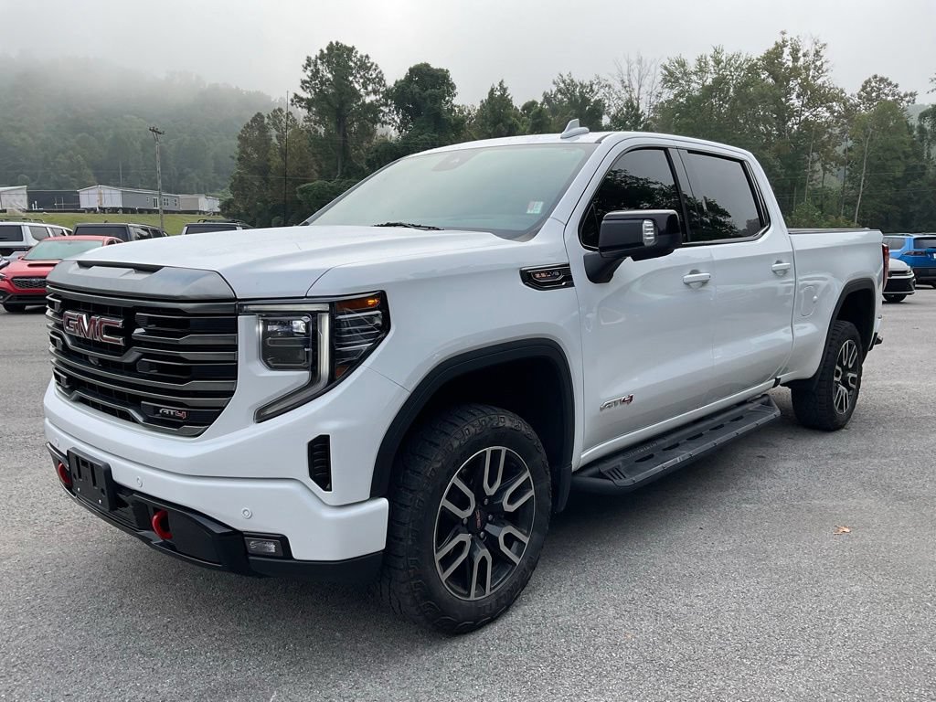 Used 2024 GMC Sierra 1500 AT4 w/ Technology Package AWD/4WD image 3