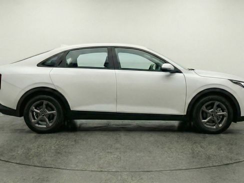 Used 2025 Kia K4 LXS image 9
