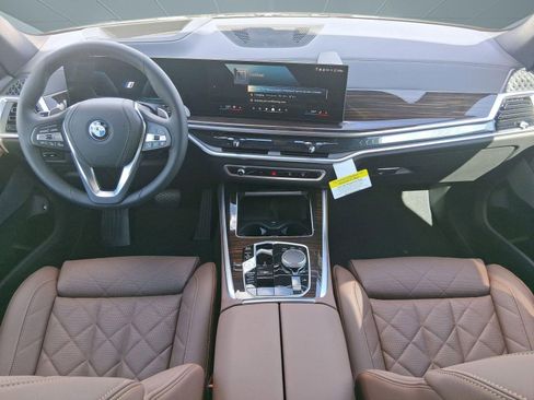 New 2026 BMW X5 xDrive50e image 16