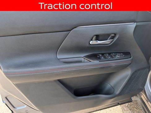 Used 2025 Nissan Kicks SR w/ SR Premium Package AWD/4WD image 23