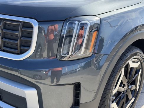 Certified 2023 Kia Telluride S image 9