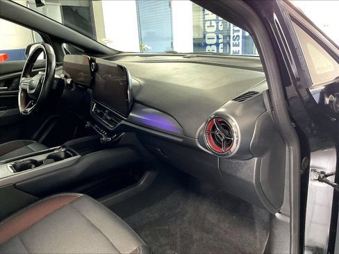 Used 2024 Chevrolet Equinox EV RS FWD image 13