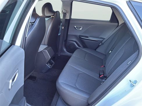 New 2025 Kia K4 LXS image 16