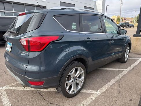 Used 2019 Ford Escape Titanium image 14