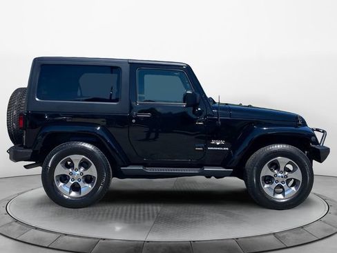 Used 2017 Jeep Wrangler Sahara w/ Dual Top Group AWD/4WD image 6