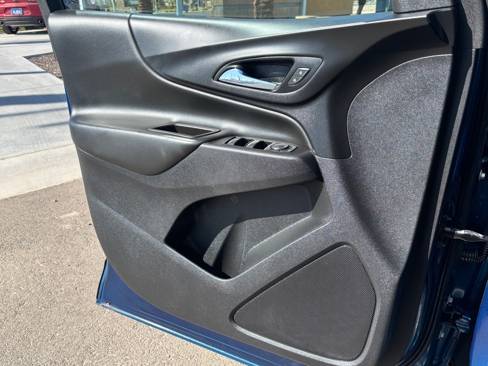 Used 2021 Chevrolet Equinox LT FWD image 11