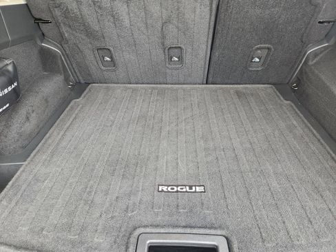 Used 2023 Nissan Rogue SV FWD image 33