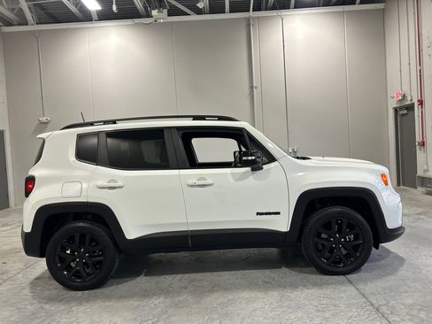Used 2022 Jeep Renegade Altitude w/ Convenience Group AWD/4WD image 5