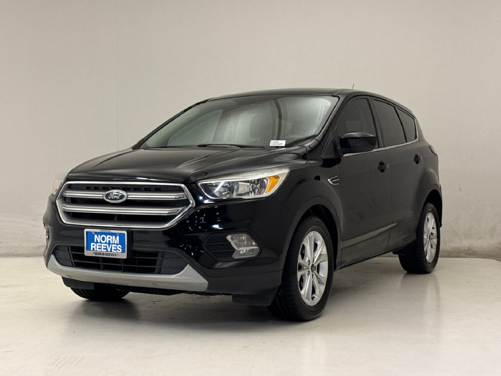 Used 2017 Ford Escape SE FWD image 2