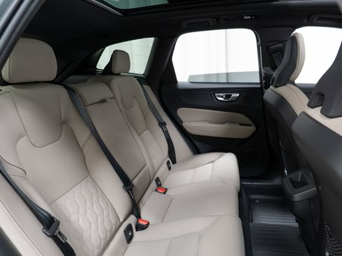 New 2026 Volvo XC60 B5 Plus w/ Climate Package image 24