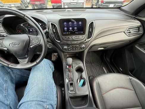 Used 2022 Chevrolet Equinox RS w/ RS Leather Package image 11