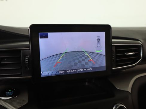 Used 2020 Ford Explorer XLT w/ Equipment Group 202A image 6