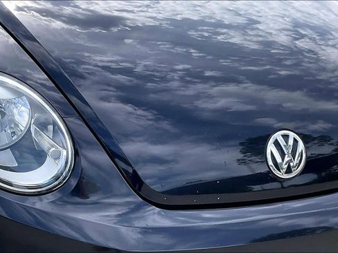 Used 2013 Volkswagen Beetle 2.0T FWD image 25