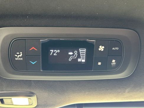 New 2026 Chrysler Pacifica Pinnacle image 14