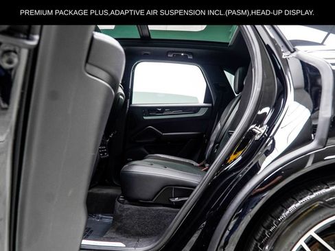 Used 2024 Porsche Cayenne AWD/4WD image 42