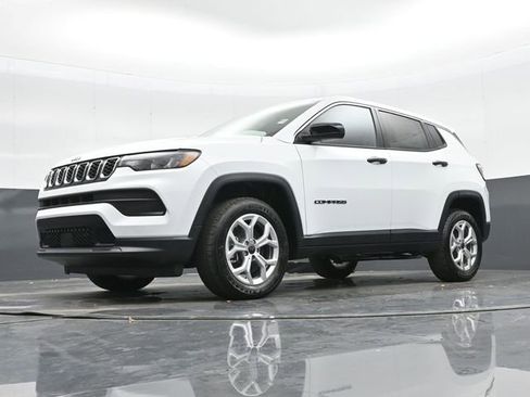 Used 2025 Jeep Compass Sport AWD/4WD image 42