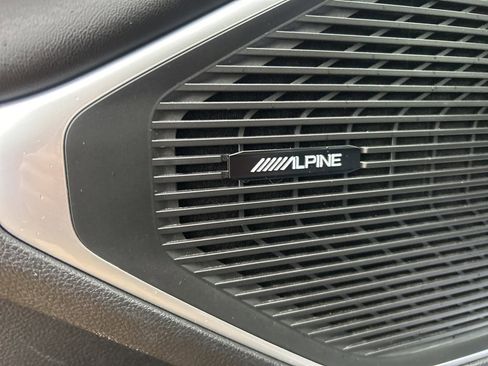 Used 2023 Jeep Wagoneer L Series II image 18