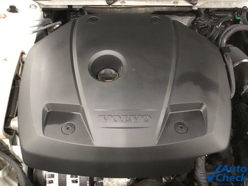 Used 2018 Volvo XC60 T5 Momentum w/ Vision Package AWD/4WD image 41