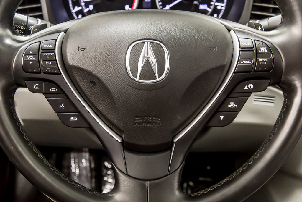 Used 2017 Acura ILX w/ AcuraWatch Plus Package FWD image 25