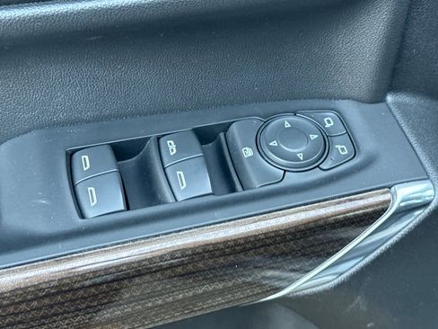 Used 2021 Chevrolet Silverado 1500 LT Trail Boss image 13