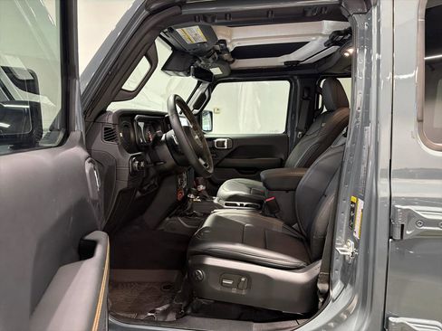Used 2025 Jeep Wrangler Unlimited Rubicon 392 AWD/4WD image 15