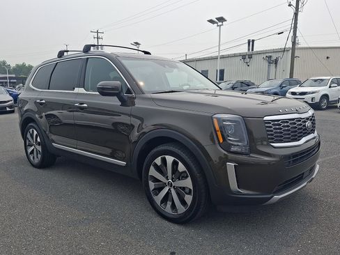 Used 2021 Kia Telluride S AWD/4WD image 3