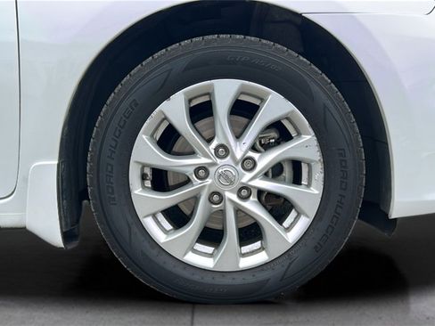 Used 2017 Nissan Sentra SV w/ Driver's Assist Package image 30