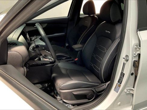 Used 2022 Kia Forte GT-Line w/ GT-Line Technology Package image 24