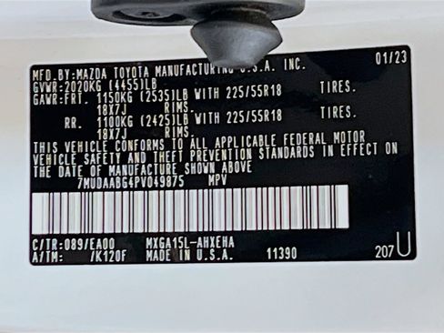 Used 2023 Toyota Corolla Cross XLE w/ Convenience Package AWD/4WD image 33