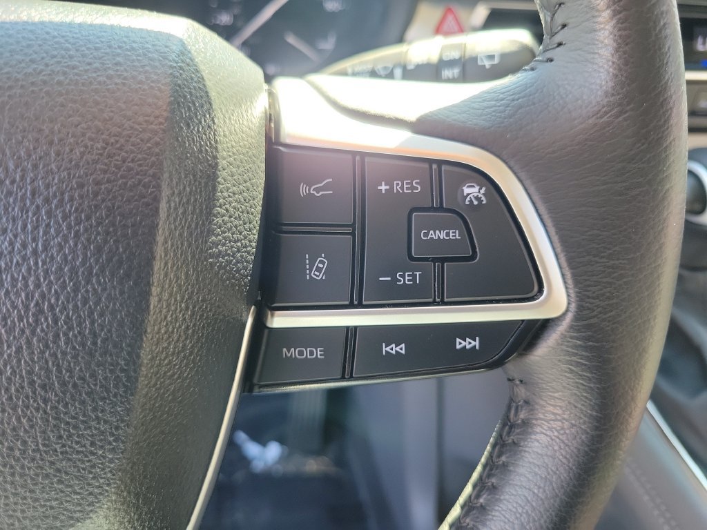 Used 2024 Toyota Sienna XLE FWD image 26