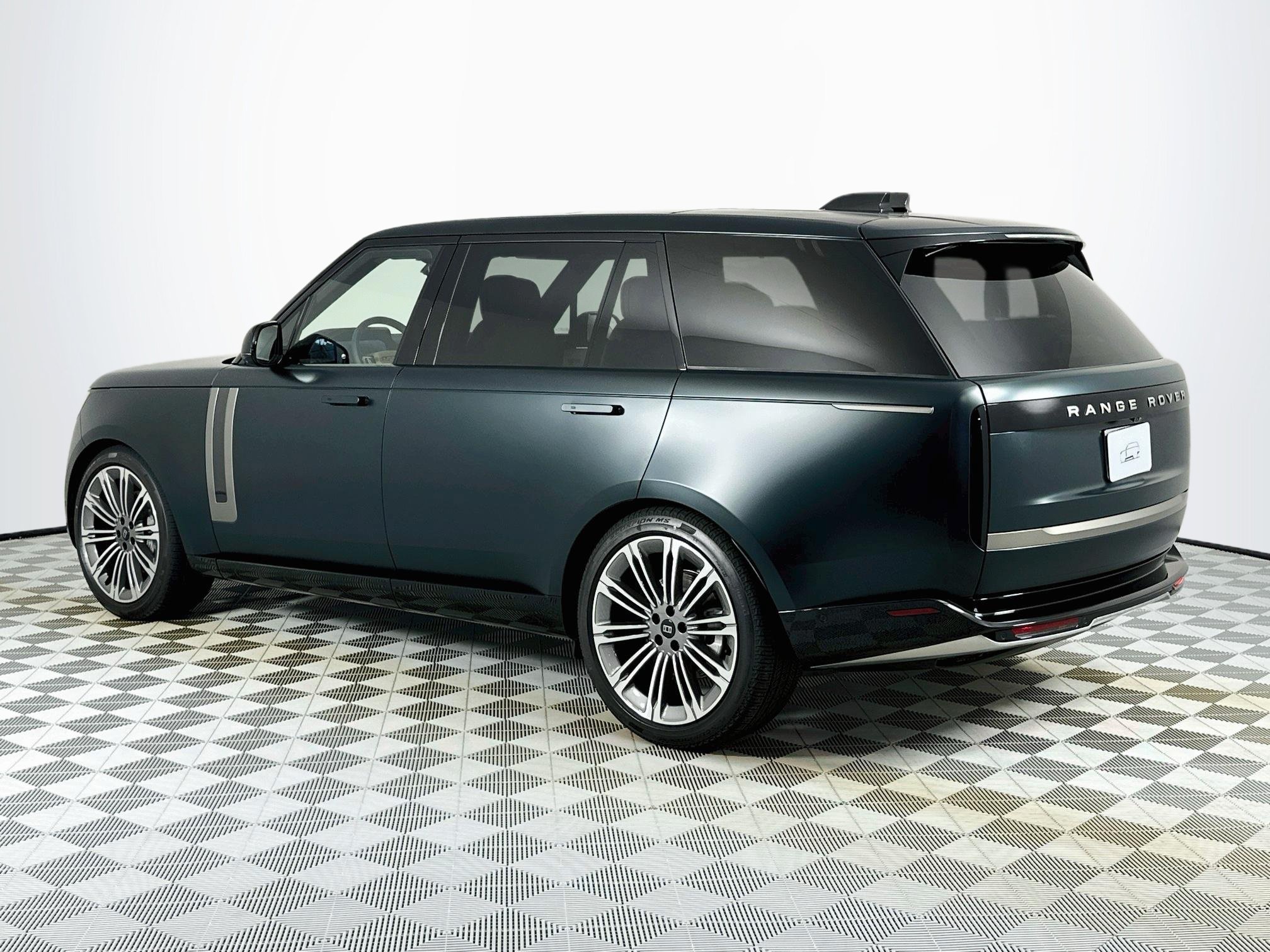 New 2027 Land Rover Range Rover Long Wheelbase SE AWD/4WD image 7