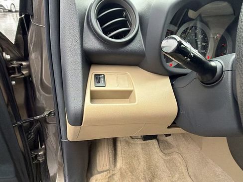 Used 2012 Toyota RAV4 4WD image 30