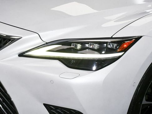 Used 2022 Lexus LS 500h AWD w/ Luxury Package image 83