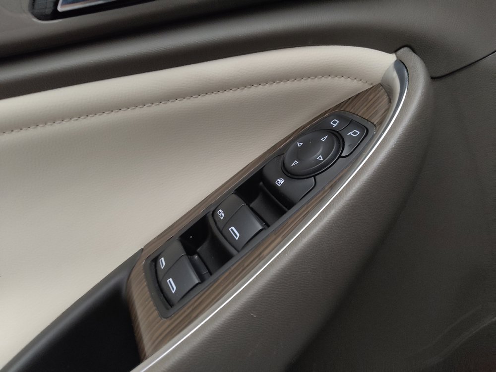 Used 2020 Chevrolet Malibu LT w/ Leather Package FWD image 27
