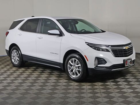 Used 2022 Chevrolet Equinox LT AWD/4WD image 2