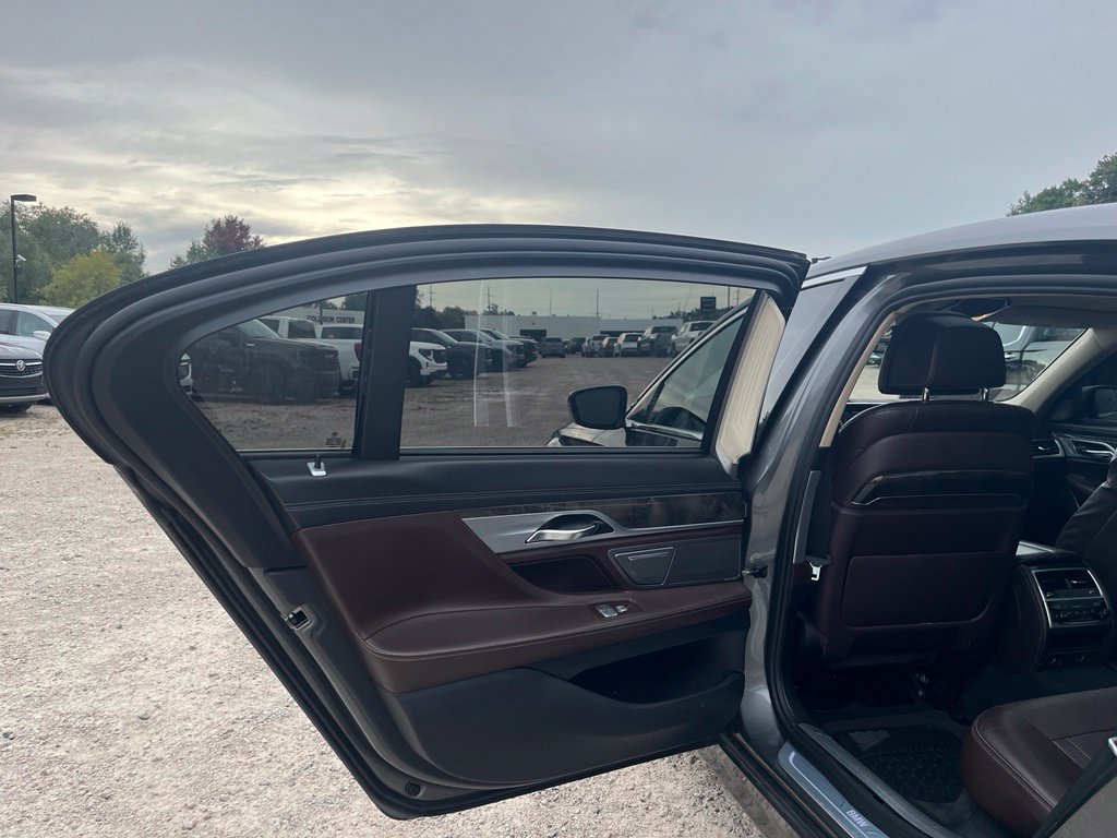 Used 2016 BMW 740i RWD image 29
