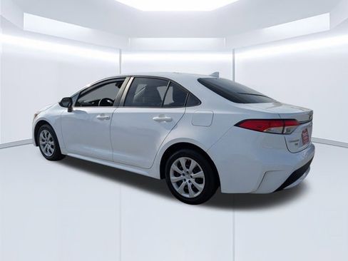 Used 2022 Toyota Corolla LE image 6