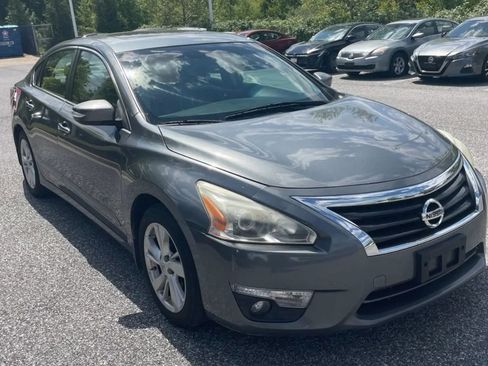 Used 2015 Nissan Altima 2.5 SL w/ Technology Package FWD image 4