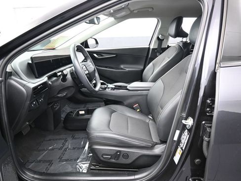 Used 2025 Kia EV6 Light RWD image 11