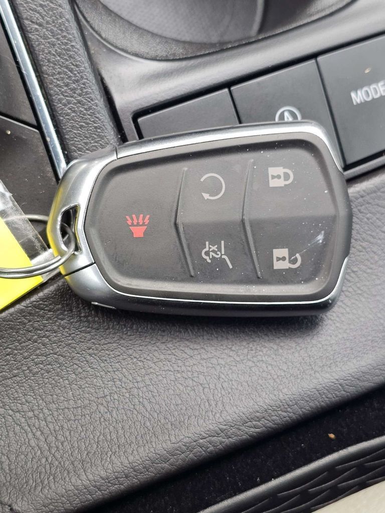 Used 2023 Cadillac XT4 Premium Luxury FWD image 29