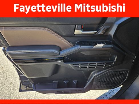 Used 2025 Toyota 4Runner Limited AWD/4WD image 30