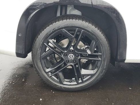 New 2026 Volkswagen Tiguan SE R-Line image 5